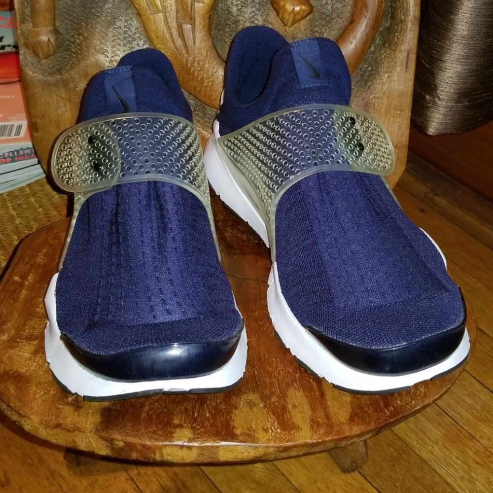 Nike sock dart running shoe
